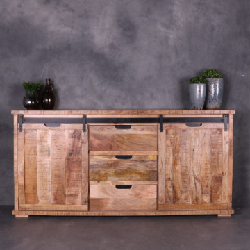 Dressoir mangohout met schuifdeuren en drie laden.