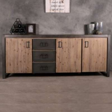 Dressoir betonlook. Dit dressoir is gemaakt van acaciahout in combinatie met een ijzer. Het dressoir heeft drie deurtjes en drie lades. 